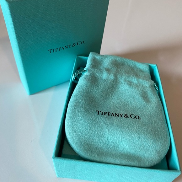 Tiffany 1837 Interlocking Circles Pendant; Original Packaging - Picture 3 of 6